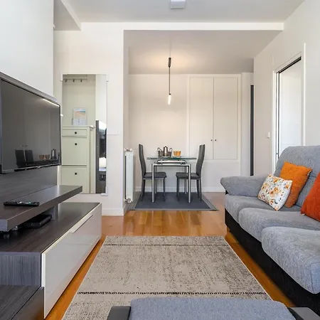 Seaside Escape In Gros Full Apt Free Park Apartment San Sebastian